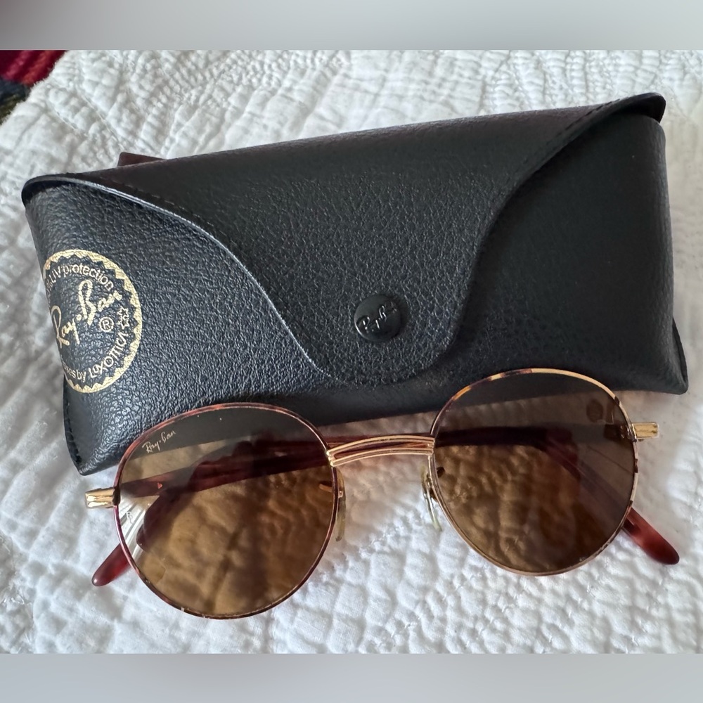 Ray-Ban Women’s Round Metal Sunglasses in Brown and Gold